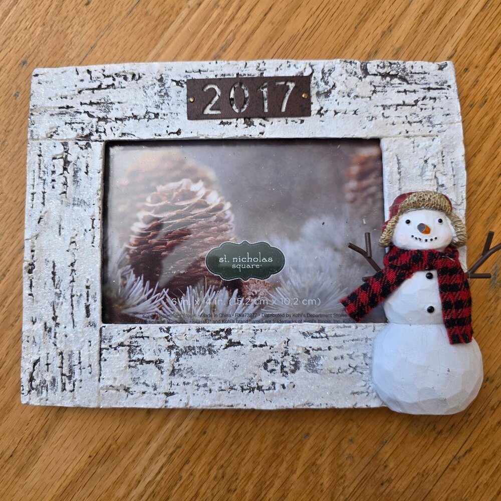 NWOT Kohl's St. Nicholas Square 2017 Snowman 6 x 4 Inch Picture Frame
